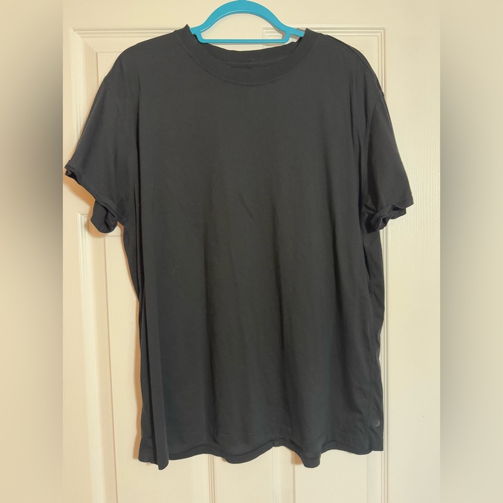 Lululemon tee